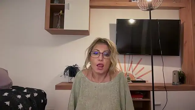 MoonieBlu Webcam show
