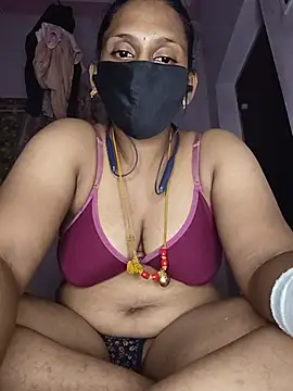 Pokazy przed kamerką – Tamilsilk_2000