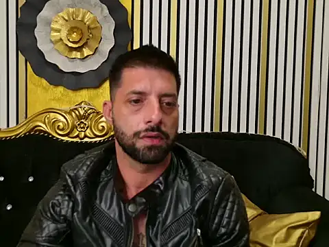 TommyDum: διαδικτυακό σόου στην κάμερα