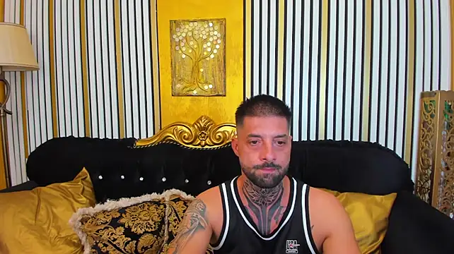 Show modela TommyDum na web-kameri
