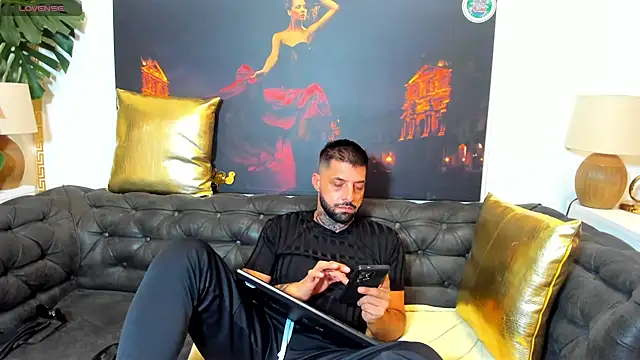 TommyDum webcam show