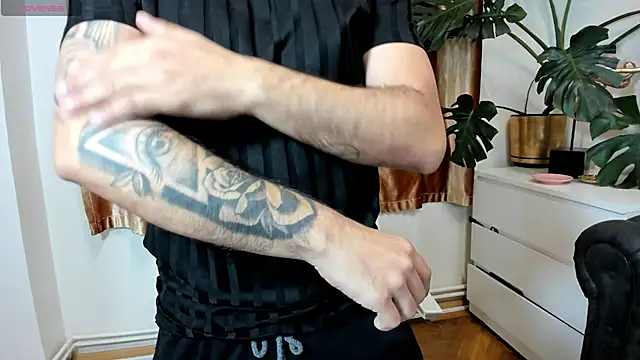 TommyDum 网络视讯表演