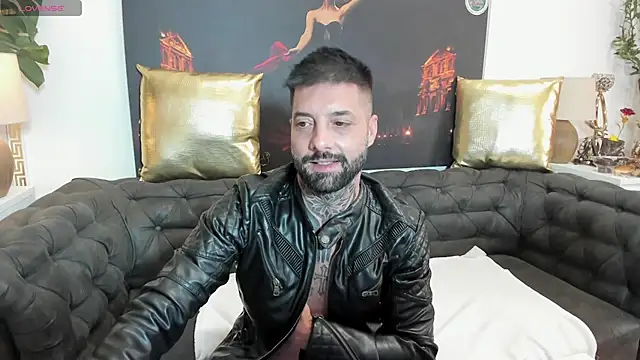 Show modela TommyDum na web-kameri