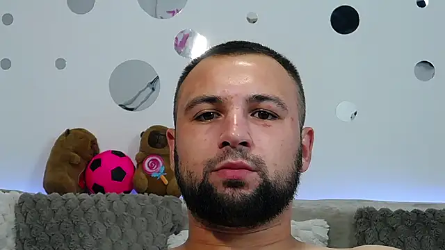 Show modela liam_studd na web-kameri