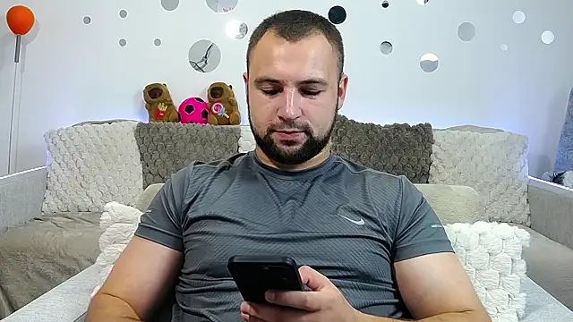 Show modela liam_studd na web-kameri