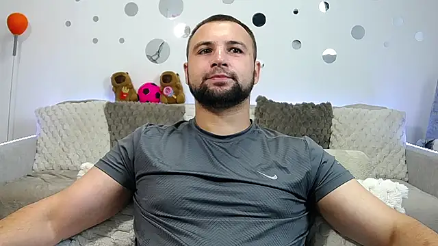 Show modela liam_studd na web-kameri