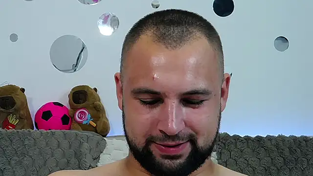 Show modela liam_studd na web-kameri