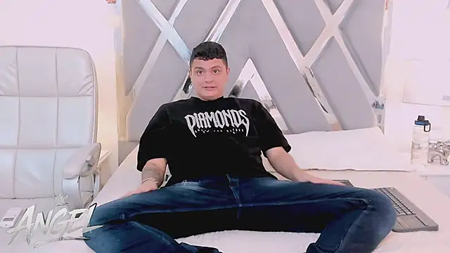 AngelBlue__n Webbikameraesitys