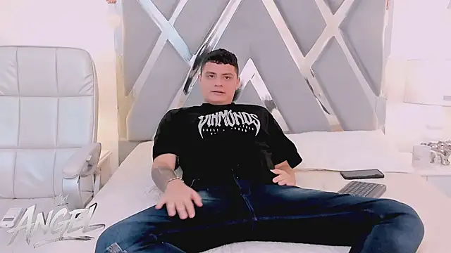 Show modela AngelBlue__ na web-kameri