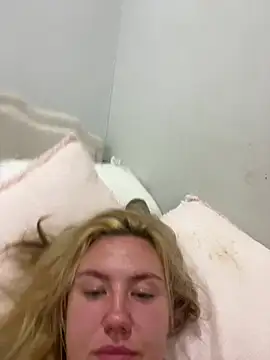 MaddyCherryX webcam show