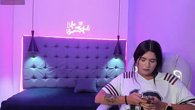 CryBabyVelvet Show Webcam