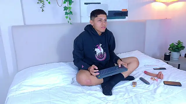 EthanCarter__ Show Webcam