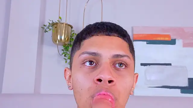 Show modela EthanCarter__ na web-kameri