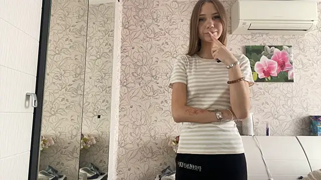 MarryTurnier Adlı Modelin Canlı XXX Sohbeti