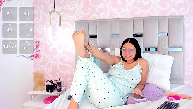 Annie-Vanegas' Webcam Show