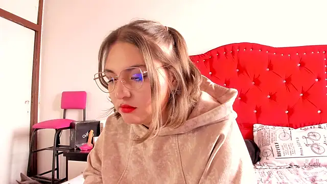 Chat +18 de Sofia__bella ao vivo