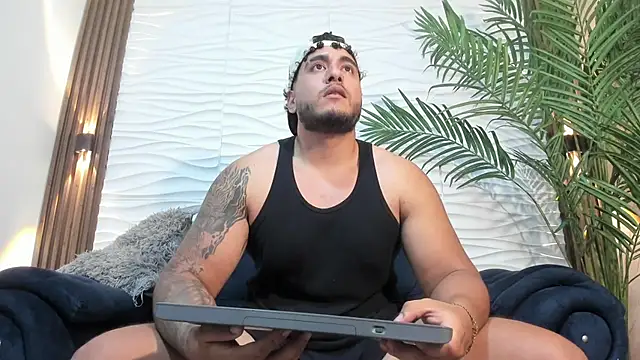 Show de Magnus_Cael na webcam