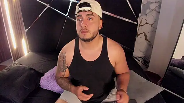 Show modela Magnus_Cael na web-kameri