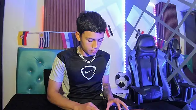 Mike_red Webcamshow