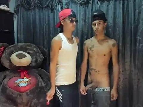 Webkamerová show hot_guys23
