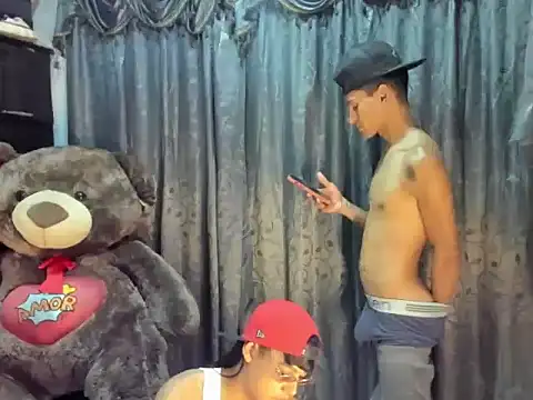 Show de hot_guys23 na webcam