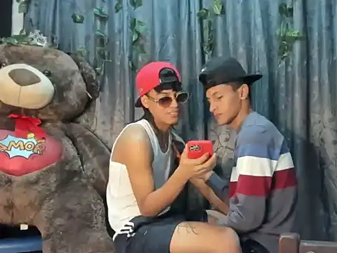 Show de hot_guys23 na webcam