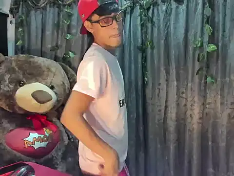 hot_guys23's Webcam Show