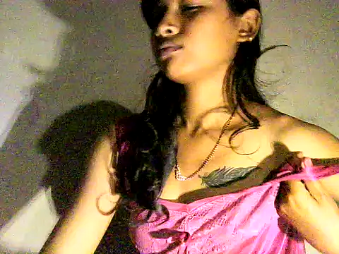 Roseyy_001 Chat XXX in diretta