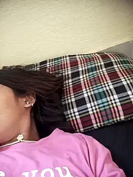 Roseyy_001 Show in webcam
