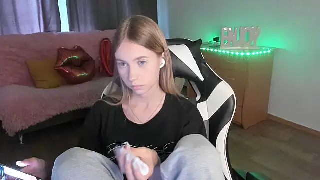 ModelPi's Webcam Show