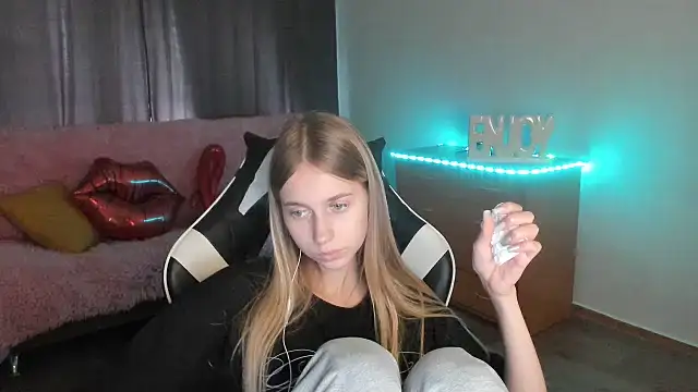 ModelPi's Webcam Show