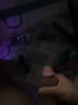 demirciiiiqq Show in webcam