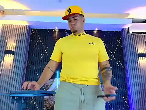 הופעת וובקאם של Iam_Josue-