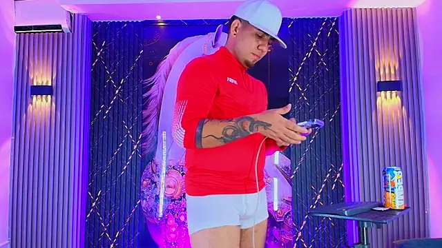 Show modela Iam_Josue- na web-kameri