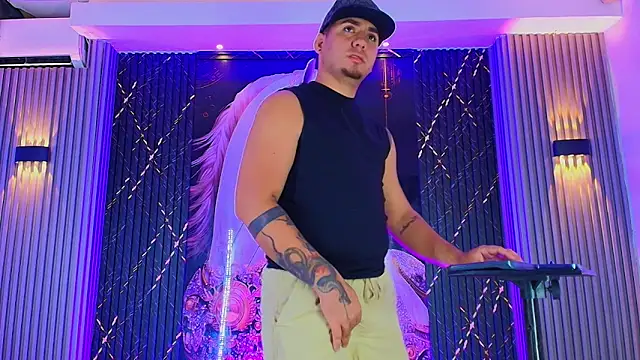 Iam_Josue- Webcamshow