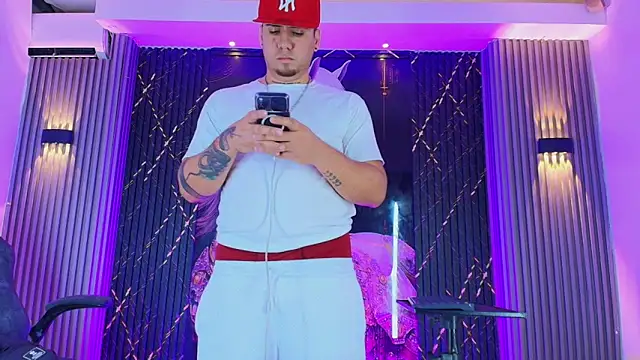 Iam_Josue- Show in webcam