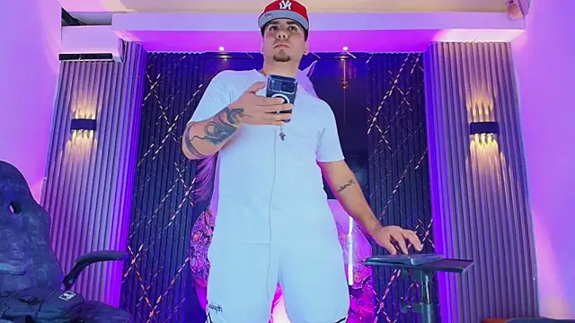 Iam_Josue-'s Webcam Show