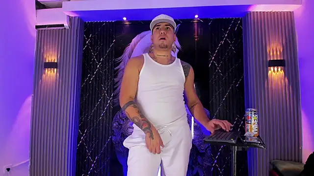 Pokazy przed kamerką – Iam_Josue-