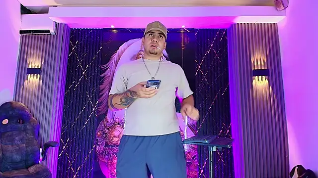 Pokazy przed kamerką – Iam_Josue-
