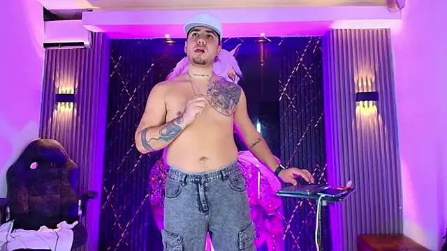 Iam_Josue- Pertunjukan Webcam