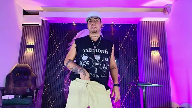 Iam_Josue- webkamerás műsora