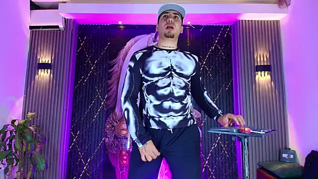 Show modela Iam_Josue- na web-kameri