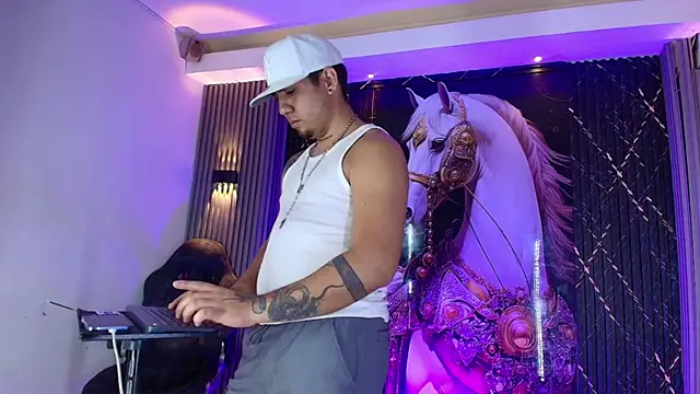 Iam_Josue- webkamerás műsora