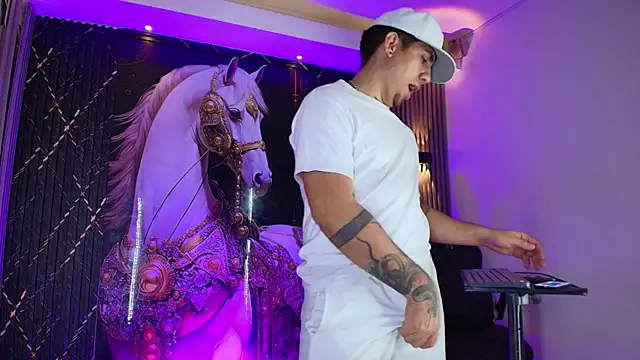 Iam_Josue- webkamerás műsora