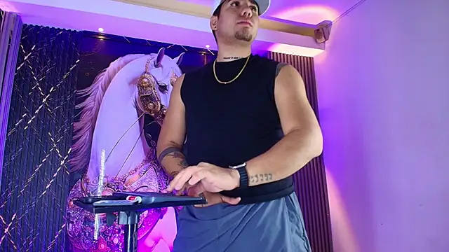 Iam_Josue- 网络视讯表演