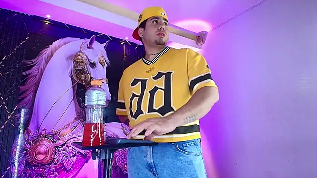 Pokazy przed kamerką – Iam_Josue-