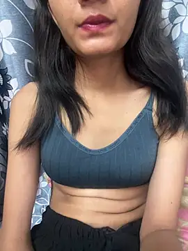 Komal_sharma- élő XXX-chatje