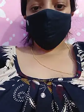 XXX chat uživo modela moumondal4