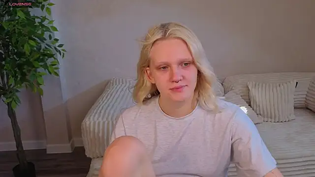 Lilly_Jhonass' Live XXX Chat