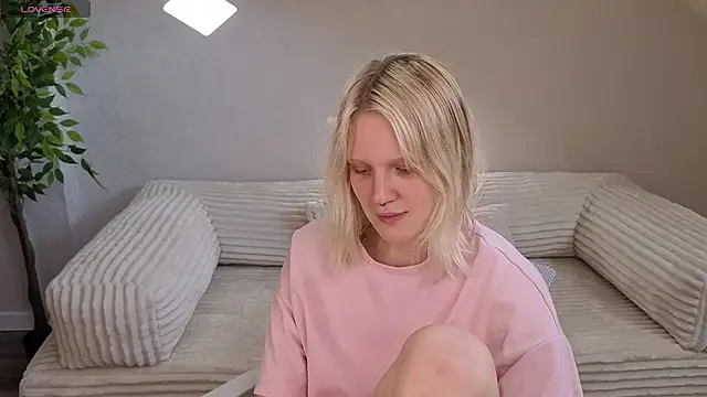 Lilly_Jhonass Live XXX-chat